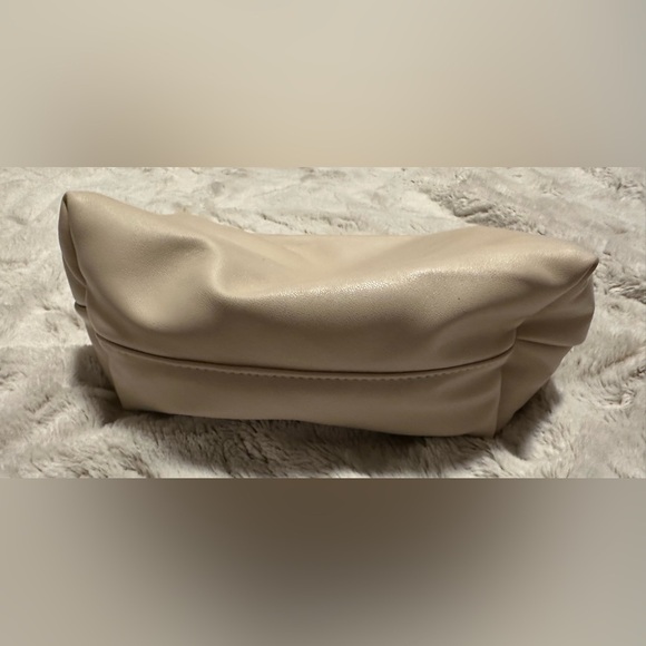 Rose Inc Nude Cream Makeup Bag - Picture 2 of 7